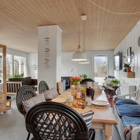 Beautiful In Grlev With Wifi And 2 Bedrooms Gorlev